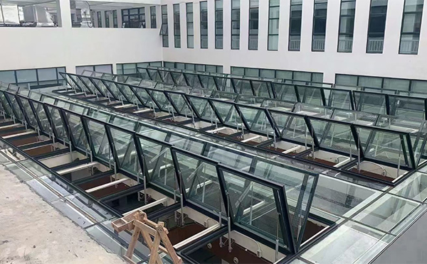 百安科技有限公司近期沙依巴克排烟窗项目案例分享 百安科技有限公司近期沙依巴克排烟窗项目案例分享